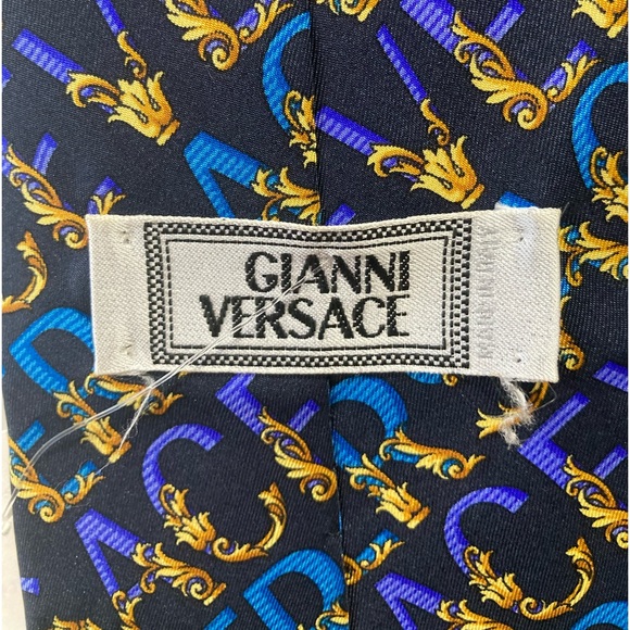 GIANNI VERSACE 100% Italian Silk Tie. NTW. VERSACE ♥️ - Picture 6 of 6